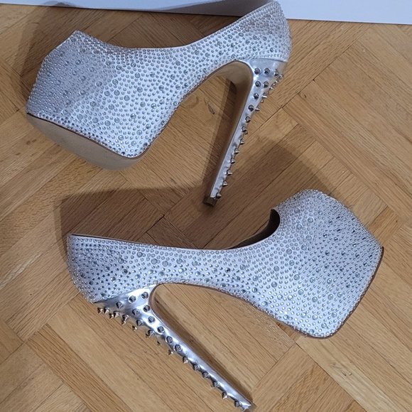 Women's Sexy Rhinestone and Rivets Peep-Toe Platform Heels - White - Picture 3 of 9